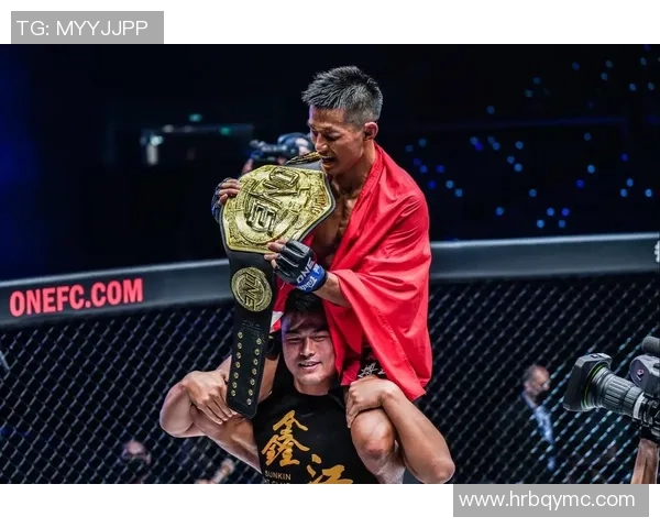 《足坛传奇与荣耀:球星背后的奋斗与梦想》 《足坛传奇与荣耀:球星背后的奋斗与梦想》