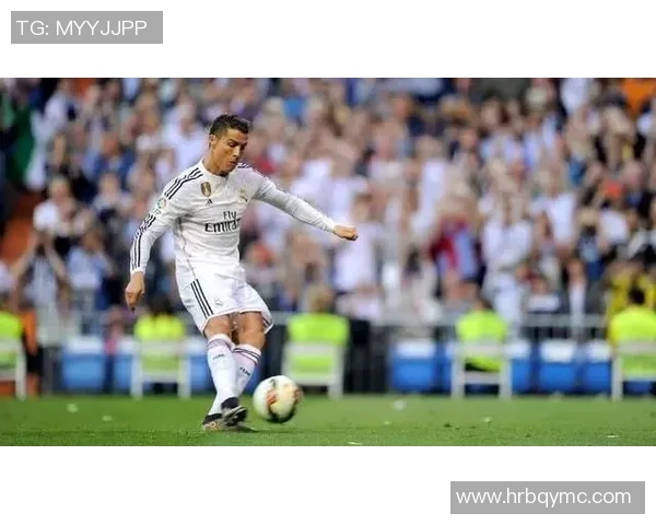 足坛巨星惊艳脚力全解析揭示力量速度与技巧的极致融合 足坛巨星惊艳脚力全解析揭示力量速度与技巧的极致融合