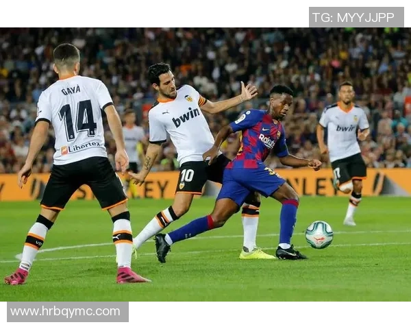 足球10号球星分档分析:全球顶级中场与前锋的精彩对比与排名 足球10号球星分档分析:全球顶级中场与前锋的精彩对比与排名